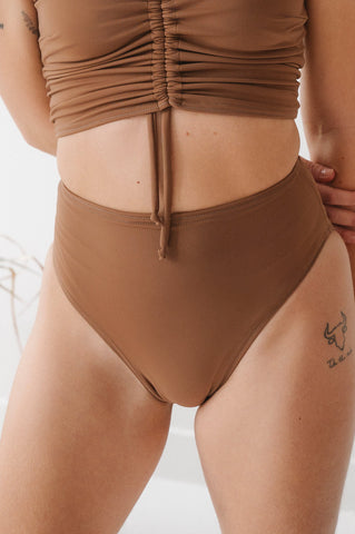 Le bas taille haute échancré